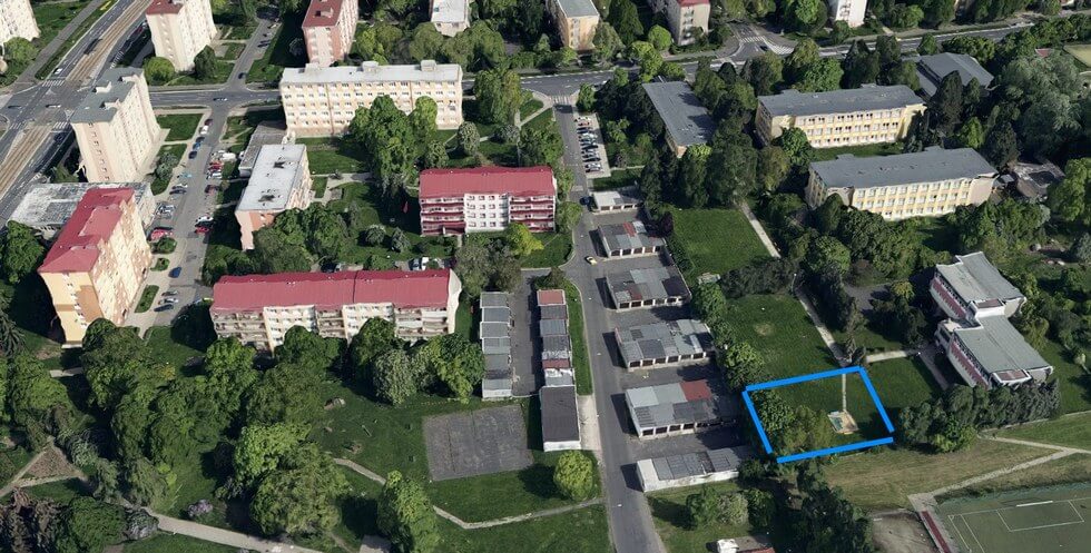 Parkování, ulice Zahradní 1741, Most